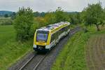 Zwischen Bermatingen und Markdorf fhrt 622 963 am 03.05.2020 als RB 22789 von Radolfzell kommend nach Friedrichshafen.