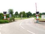 Ohne akustische Signale: Der Bahnbergang beim Busbahnhof Schwarzach.