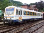 VT 125 der Achertalbahn steht am Nachmittag des 05.08.10 in seinem Heimatbahnhof Ottenhfen im Schwarzwald auf Gleis 1.Er wird in krze wieder nach Achern fahren und von dort wieder in seinen