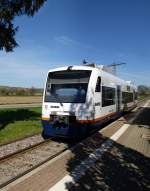 Triebwagen der SWEG beim Halt in Nimburg, April 2013