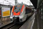 Am 14.12.2013 stander SWEG ET 150 (442 150-9/843 150-2/442 650-6) als SWEG 87752 (Münstertal (Schwarzw) - Freiburg (Brsg) Hbf) auf Gleis 2 in Freiburg (Brsg) Hbf und wartet auf die Abfahrt in