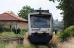 KEINES RTSEL: Was fllt euch an dem Zug auf? Der Zug fuhr von Riegel nach Breisach und von Breisach wieder nach Riegel. Hier bei der Einfahrt in Breisach. ( BR 650 der SWEG Kaiserstuhlbahn).
Viel Spa beim Suchen und Antworten ;) Mathias 