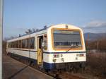 SWEG VT 125 ist am 12.03.12 von seinem Heimatbahnhof Ottenhfen im Schwarzwald im Bahnhof von Achern angekommen.Nach einem kurzen Aufenthalt geht es wieder zurck ins Achertal.