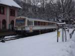 Winter im Schwarzwald!VT 125 der SWEG Achertalbahn steht am Nachmittag des 08.02.13 im verschneiten Bahnhof von Ottenhfen.