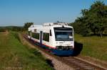 SPÄTSOMMER am KAISERSTUHL: SWEG VT 506 kurz vor dem Haltepunkt Burkheim-Bischoffingen, der auf halbem Weg zwischen beiden Dörfern mitten in den Reben liegt. (04.09.2013)