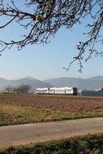 Bitte zur Disskussion - wie findet Ihr das Bild?    Schülerzug im Harmersbachtal - SWE 87539 mit VT 532 und 531 auf dem Weg nach Oberharmersbach (05.12.2016)