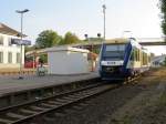 Lint 27 Harz Elbe Express am 25.07.2013 in Vienenburg zur Rückfahrt nach Halberstadt (vom Bürgersteig an der Straße aufgenommen)