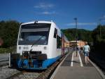 VT 416 der WEG wartet in Schwieberdingen auf den Gegenzug.