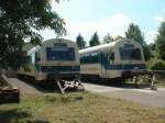 NE 81 VT421 rechts und VS426 links der Wieslauftalbahn am 27.07.2002 im Bw Rudersberg.