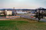 T�lesbahn (W�rttembergische Eisenbahngesellschaft): Esslinger VT 405 WEG am Bahn�bergang (1985)