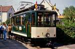 Der restaurierte Filderbahnwagen 26 (Herbrand WN 26 von 1912) vor dem noch ziemlich neuen Straßenbahnmuseum Gerlingen (26.09.1986). WN 26 war als Überlandstraßenbahnwagen so etwas wie eine  Mischung  aus Eisenbahn und Straßenbahn, ebenso wie Wagen der früheren Überlandstraßenbahn Esslingen-Nellingen-Denkendorf. 