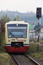 STOCKACH (Landkreis Konstanz), 23.10.2018, Zug 252 der Hohenzollerischen Landesbahn bei der Einfahrt in den Bahnhof Stockach