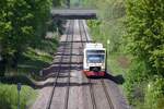 RADOLFZELL am Bodensee (Landkreis Konstanz), 06.05.2023, Wagen 253 der HzL als RB32/Baden-Württemberg (und damit Bestandteil der S-Bahn Bodensee) in Richtung Stockach nach Ausfahrt aus dem