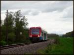 Der Eyachtäler Radexpress fährt, seit dem die WEG 650er nicht mehr anwesend sind, mit  den angemieteten Regio Shuttles der Prignitzer Eisenbahn Gesellschaft (PEG). Die beiden für die HzL fahrenden hören auf die Namen 650.01 und 650.03. 
Auf dem Bild ist 650.03 zu sehen, welcher keinen anstrengenden Tag auf sich nehmen musste. Aufgenommen wurde das ganze am 5.5.2013 nahe dem Örtchen Hechingen Stein. 