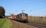 HSL Logistik 151 017 befindet sich mit einem KLV-Zug am 28.03.17 zwischen Bohmte und Ostercappeln auf der Fahrt in Richtung Bremen.