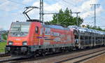  HSL Logistik GmbH mit der akiem Lok  186 382-8  [NVR-Nummer: 91 80 6186 382-8 D-AKIEM] und PKW-Transportzug Richtung Frankfurt/Oder am 21.06.19 Golm bei Potsdam.