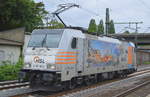 HSL Logistik GmbH mit  E 186 181-4  [NVR-Nummer: 91 80 6186 181-4 D-Rpool] hat gerade einen PKW-Transportzug Hamburg-Harburg abgestellt und fährt nun durch den Bahnhof leer zurück, 10.07.19