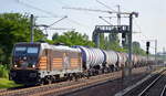 HSL Logistik GmbH mit  187 535  [NVR-Nummer: 91 80 6187 535-0 D-HSL] und Kesselwagenzug am 11.06.19 Berlin-Pankow.