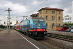 HSL 185 601-2  Nightrider  steht mit dem WFL RE10a-Ersatzzug von Mannheim nach Heilbronn in Neckarsulm. (20.06.2022)