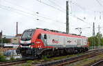 HSL Logistik GmbH, Hamburg [D] / LWC Lappwaldbahn Cargo GmbH, Braunschweig [D] mit  159 219  [NVR-Nummer: 90 80 2159 219-5 D-RCM] am 29.08.22 Vorbeifahrt Bahnhof Magdeburg Neustadt.