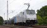 HSL Logistik GmbH, Hamburg [D] mit der Railpool Lok  186 533-6  [NVR-Nummer: 91 80 6186 533-6 D-RPOOL] und einem Kesselwagenzug (leer) Richtung Stendell am 06.09.22 Berlin Wuhlheide.