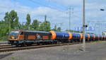 HSL Logistik GmbH, Hamburg [D]  187 535  [NVR-Number: 91 80 6187 535-0 D-HSL] mit einem Ganzzug gleichartiger Kesselwagen am 25.06.18 Bf. Flughafen Berlin-Schönefeld.