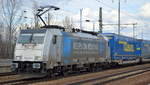 HSL Logistik GmbH, Hamburg [D] mit der Railpool Lok  186 436-2  [NVR-Nummer: 91 80 6186 436-2 D-Rpool] und Taschenwagenzug am 05.03.20 Durchfahrt Bf.