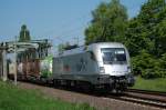 ES64U2-100 Hupac Am 21.05.2010 nach berquerung des Mittellandkanals bei Peine