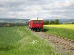 DT 511 (Wismarer Schienenbus) der Ilmebahn GmbH am 12.05.2012 bei der Abschiedsfahrt des Vereins Einbecker Eisenbahnfreunde zum Strecken-Endpunkt Juliusmhle (die letzten 3 km der Strecke werden kurz