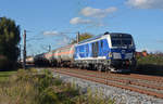 247 907 schleppte am 08.10.17 ihren Ammoniakzug durch Greppin Richtung Bitterfeld. Ziel des aus Piesteritz kommenden Zuges ist Großkorbetha.