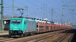 ITL - Eisenbahngesellschaft mbH mit  185 633-5  [NVR-Number: 91 80 6185 633-5 D-ITL] und PKW-Transportzug (VW Nutzfahrzeuge aus polnischer Produktion) am 28.02.19 Bf.