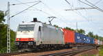 ITL - Eisenbahngesellschaft mbH mit  185 637-6  [NVR-Number: 91 80 6185 637-6 D-ITL) und Containerzug am 20.08.19 Berlin Wuhlheide.