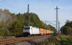 186 137 der ITL führte am 31.10.19 einen Containerzug durch Wittenberg-Labetz Richtung Wittenberg.