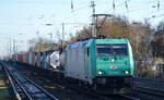 ITL - Eisenbahngesellschaft mbH, Dresden [D] mit  185 633-5  [NVR-Nummer: 91 80 6185 633-5 D-ITL] und Containerzug am 19.12.20 Berlin-Hirschgarten.