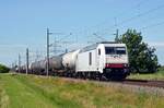 285 107 der ITL führte am 06.07.21 einen Kesselwagenzug durch Braschwitz Richtung Magdeburg.