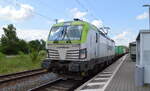 ITL - Eisenbahngesellschaft mbH, Dresden [D] mit  193 785-3  [NVR-Nummer: 91 80 6193 785-3 D-ITL] und Containerzug am 01.06.22 Durchfahrt Bf. Biederitz.