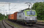 ITL - Eisenbahngesellschaft mbH, Dresden [D] mit  193 897-6  [NVR-Nummer: 91 80 6193 897-6 D-ITL] und Containerzug am 08.06.22 Höhe Bf. Niederndodeleben (Nähe Magdeburg).