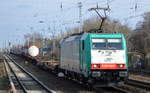 ITL mit E 186 246-5 [NVR-Number: 91 80 6186 246-5 D-ITL] mit fast leerem Containerzug aus Richtung Frankfurt/Oder am 19.02.18 Berlin-Hirschgarten.