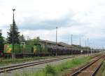 Die beiden ITL-Loks 293.01 und 293.02 (ex V100 DR) vor einem langen Gterzug in Kamenz, 30.05.2007  