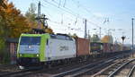 ITL - Eisenbahngesellschaft mbH mit der Captrain   185 543-6  [NVR-Number: 91 80 6185 543-6 D-ITL) und Containerzug am 10.10.18 Richtung Frankfurt/Oder in Berlin-Hirschgarten. 