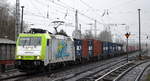 ITL - Eisenbahngesellschaft mbH mit  185 578-2  [NVR-Number: 91 80 6185 578-2 D-ITL] und Containerzug Richtung Frankfurt/Oder am 11.12.18 Berlin-Hirschgarten.
