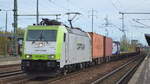 ITL - Eisenbahngesellschaft mbH, Dresden [D]  185 580-8  [NVR-Nummer: 91 80 6185 580-8 D-ITL] mit Containerzug am 17.10.19 Bf. Flughafen Berlin Schönefeld.