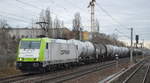 ITL - Eisenbahngesellschaft mbH, Dresden [D] mit  185 650-9  [NVR-Nummer: 91 80 6185 650-9 D-ITL] und Kesselwagenzug (leer) Richtung Schwedt am 16.12.19 Berlin Pankow.