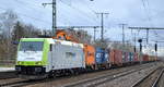 ITL - Eisenbahngesellschaft mbH, Dresden [D] mit  185 562-6  [NVR-Nummer: 91 80 6185 562-6 D-ITL] und Containerzug am 24.02.20 Bf.