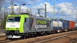 ITL - Eisenbahngesellschaft mbH, Dresden [D] mit  185 548-6   [NVR-Nummer: 91 80 6185 548-5 D-ITL] und Containerzug am 05.03.20 Durchfahrt Bf. Flughafen Berlin Schönefeld.