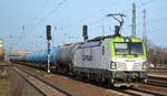 ITL - Eisenbahngesellschaft mbH, Dresden [D] mit  193 895-0  [NVR-Nummer: 91 80 6193 895-0 D-ITL] und Kesselwagenzug am 24.02.21 Durchfahrt Bf.