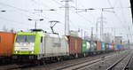 ITL - Eisenbahngesellschaft mbH, Dresden [D] mit  185 598-0  [NVR-Nummer: 91 80 6185 598-0 D-ITL] und Containerzug von Frankfurt/Oder Richtung Hamburg am 27.01.22 bei der Durchfahrt Bf.