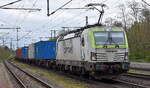 ITL - Eisenbahngesellschaft mbH, Dresden [D] mit ihrer  193 484-3  [NVR-Nummer: 91 80 6193 484-3 D-ITL] und einem Containerzug am 02.05.23 Vorbeifahrt Bahnhof Niederndodeleben
