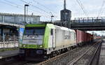 ITL - Eisenbahngesellschaft mbH, Dresden [D] mit der  185 598-0  [NVR-Nummer: 91 80 6185 598-0 D-ITL] und einem Containerzug am 23.02.24 Durchfahrt Bahnhof Berlin Hohenschönhausen.