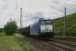 185 Cl 001 der ITL mit einem Gterzug am 19.08.2010 bei Winningen an der Mosel.